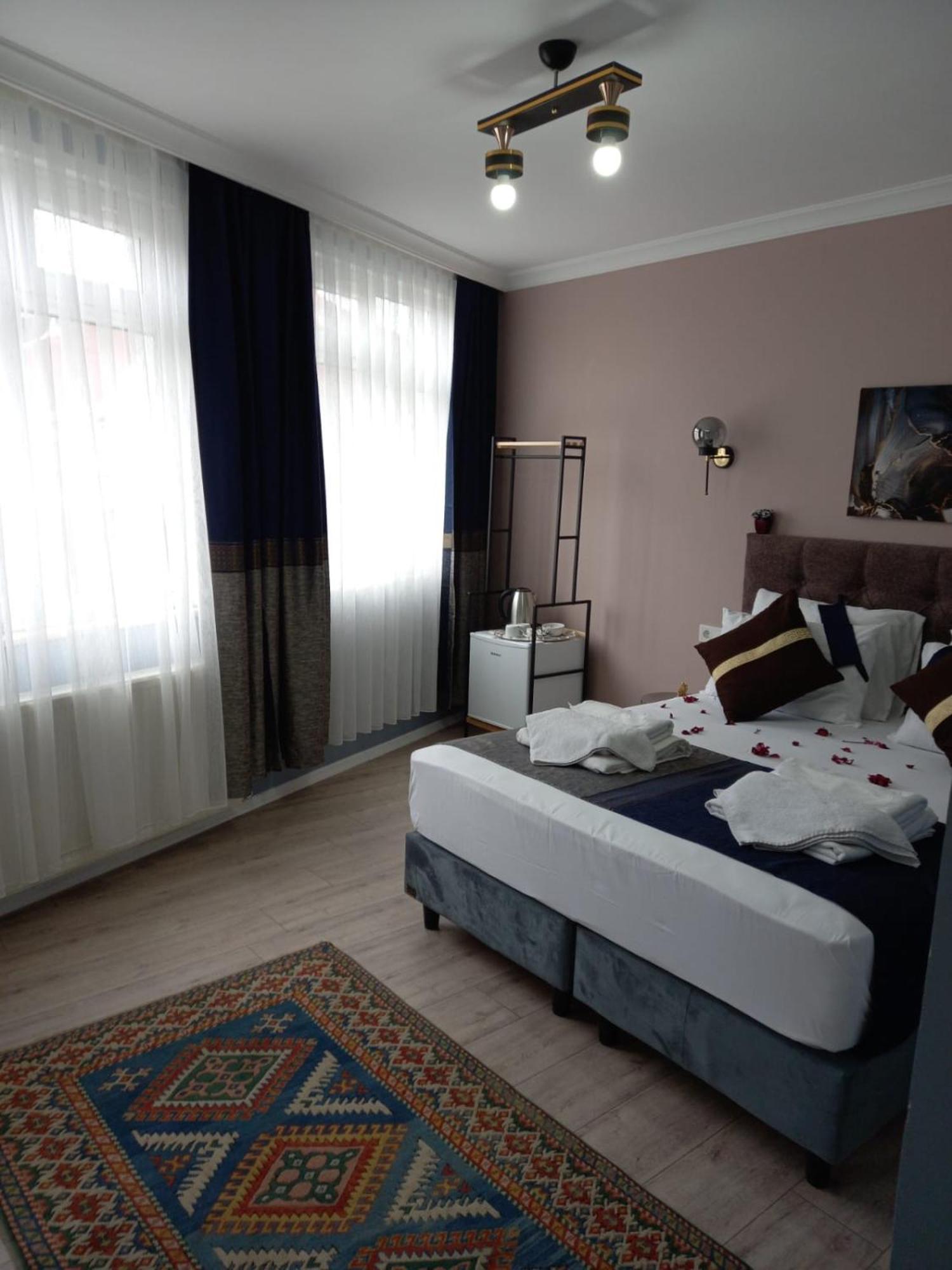 לינה וארוחת בוקר Emirhan Hotel, Sultanahmet