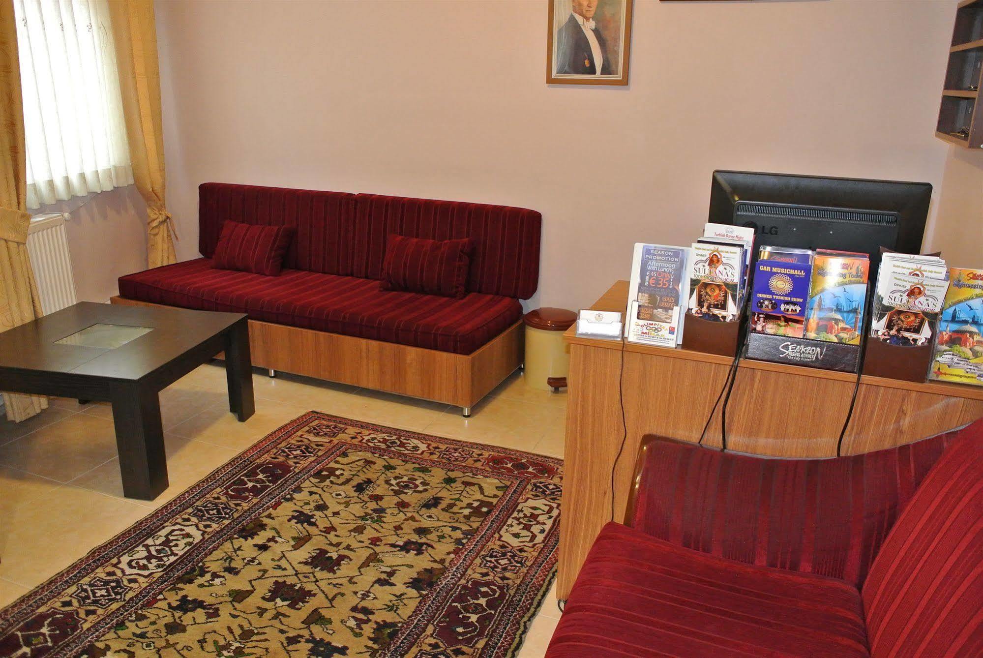 לינה וארוחת בוקר Emirhan Hotel, Sultanahmet 3*